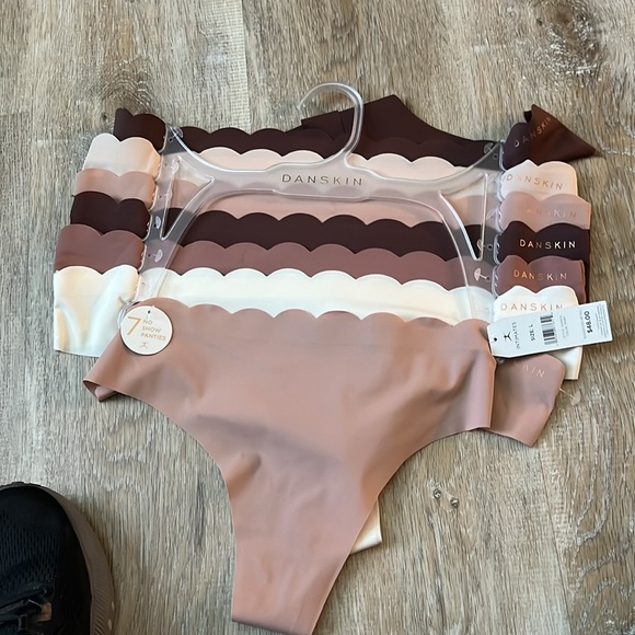 NWT 7 pack danskin thong undies size large - Picture 3 of 3